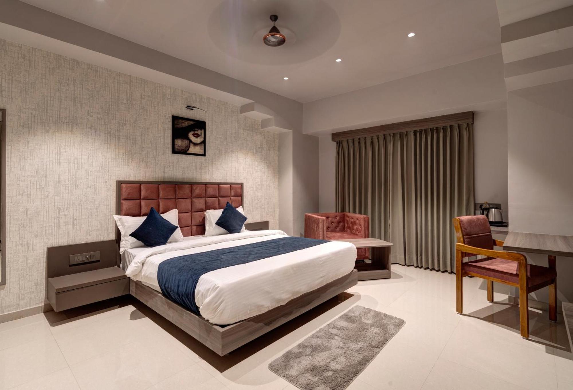 Hotel Sparsh Divine Ahmedabad Exterior foto